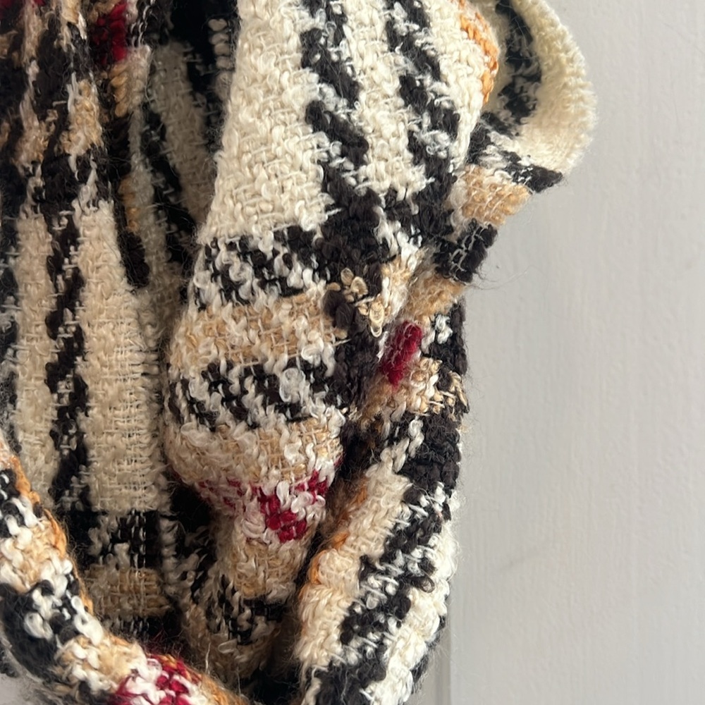 EUC scarf - Picture 2 of 2